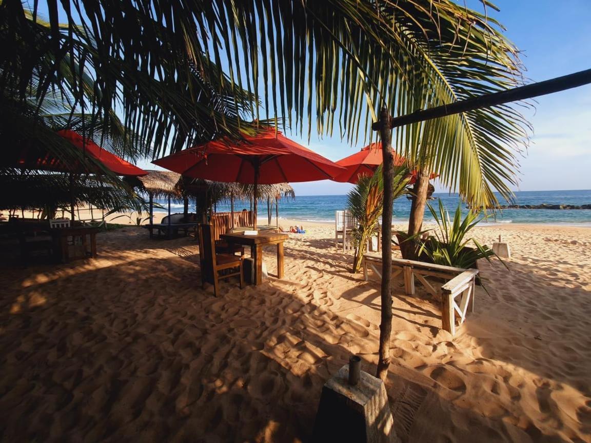 Blue Horizon Beach Hotel Tangalle Eksteriør billede