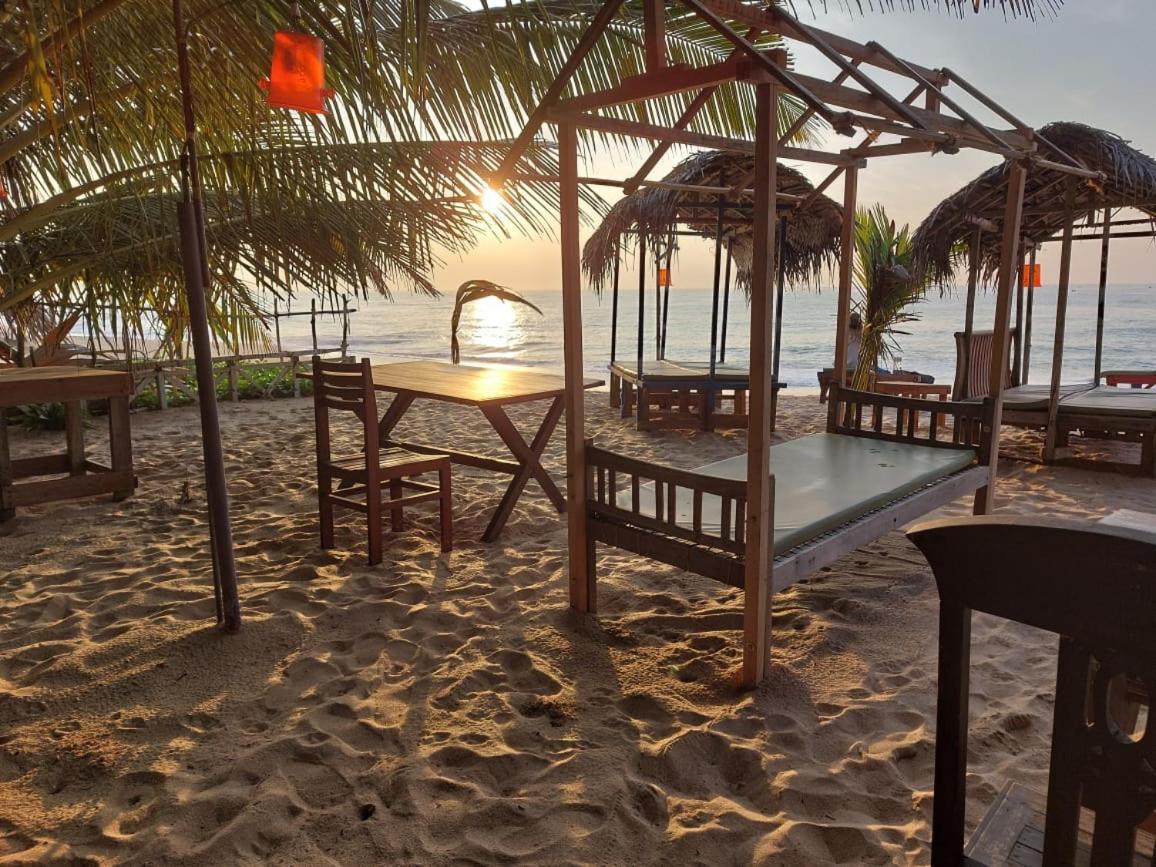 Blue Horizon Beach Hotel Tangalle Eksteriør billede