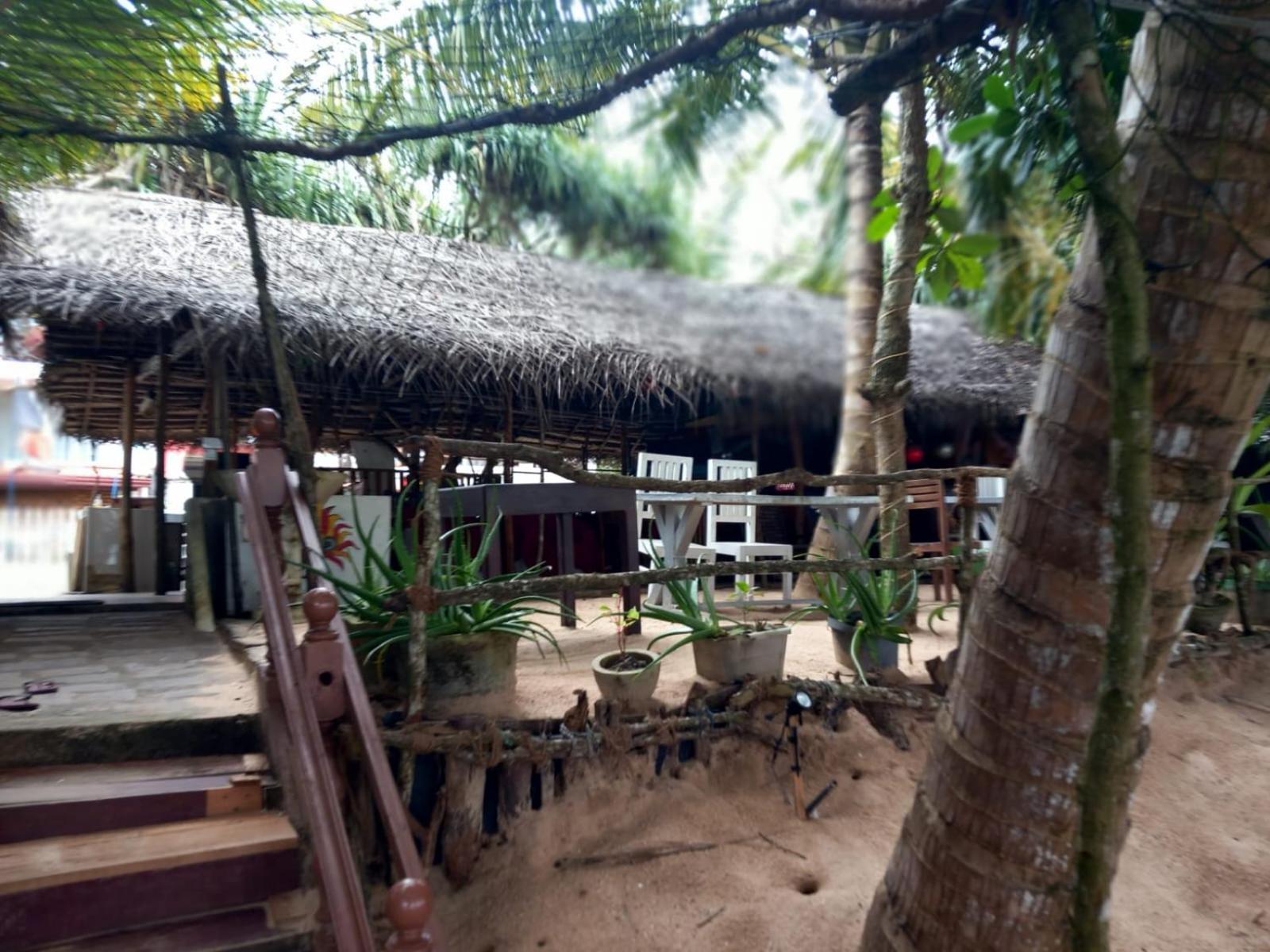 Blue Horizon Beach Hotel Tangalle Eksteriør billede